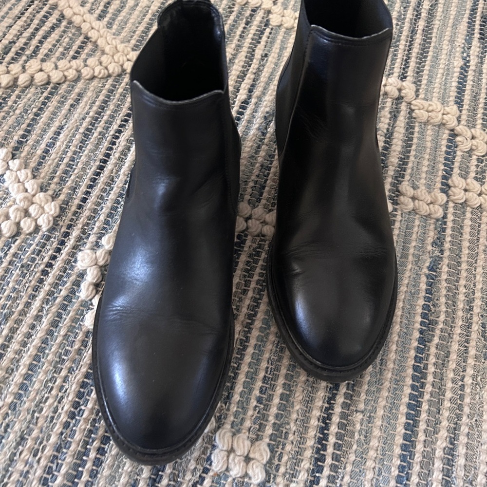Classic Black Leather Women's Chelsea Boots